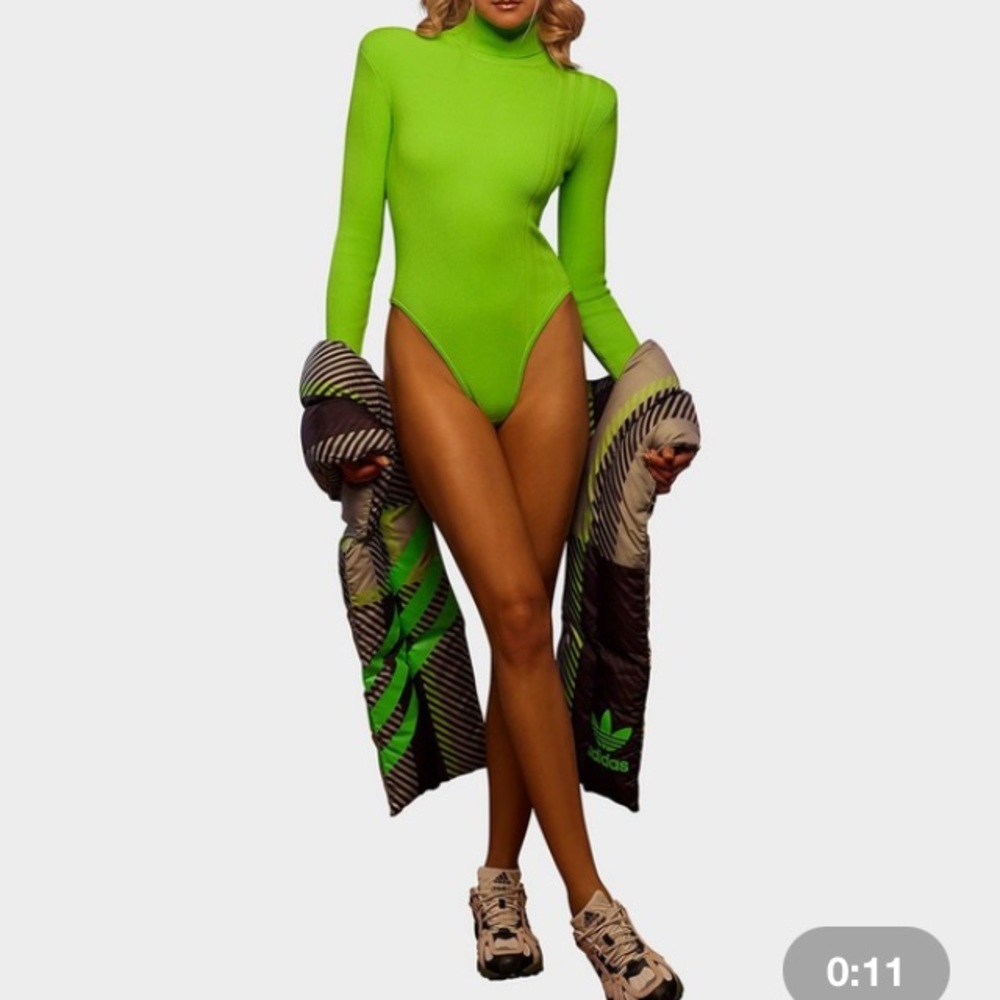 Ivy Park Bodysuit in Lime Green - size M